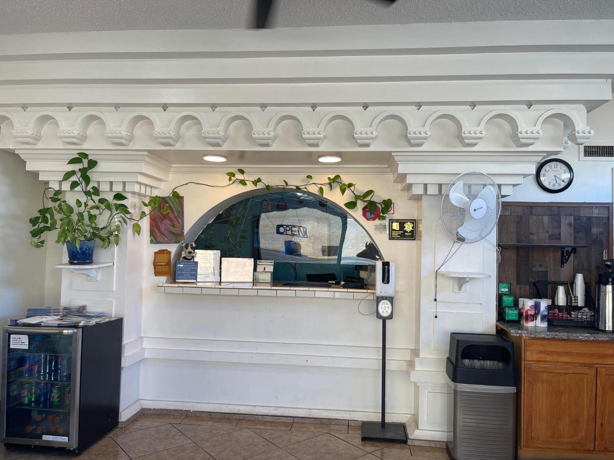 Windsor Inn Lake Havasu City Buitenkant foto