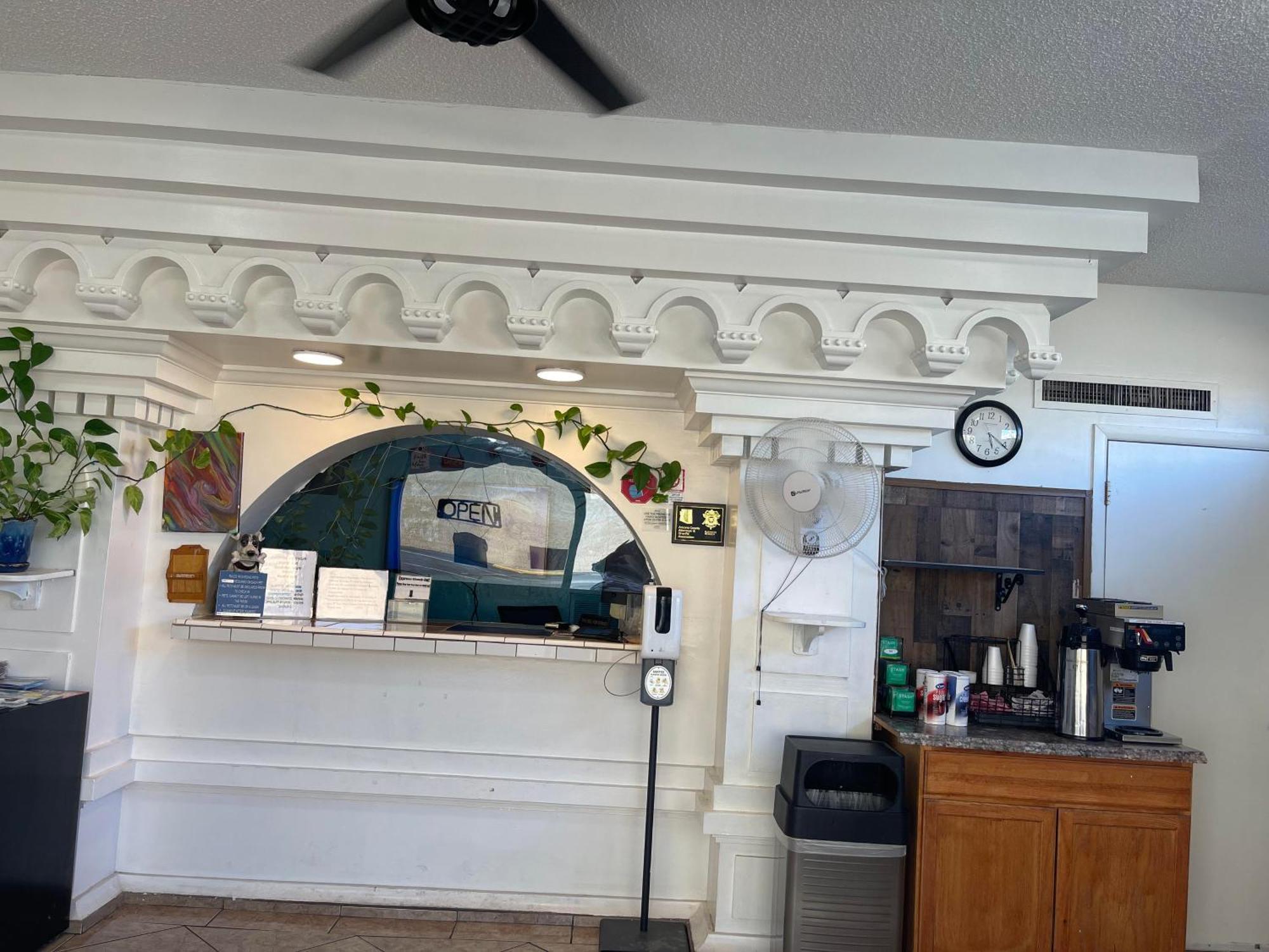 Windsor Inn Lake Havasu City Buitenkant foto